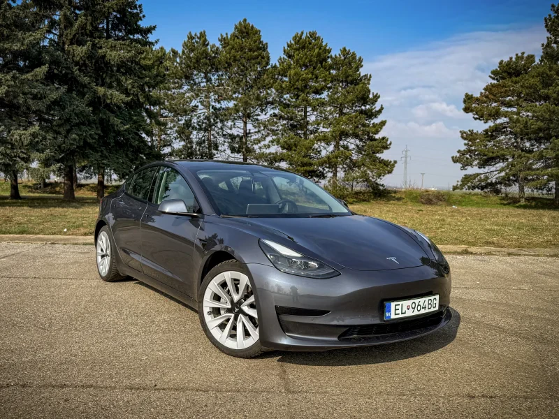 Tesla model 3 (2021)